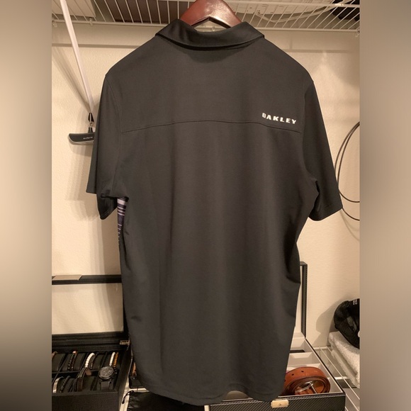 Men’s Oakley Golf Polo Size Medium Regular Fit NWOT - Picture 3 of 3